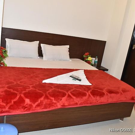 Hotel Sai Shatabdi Shirdi Bagian luar foto