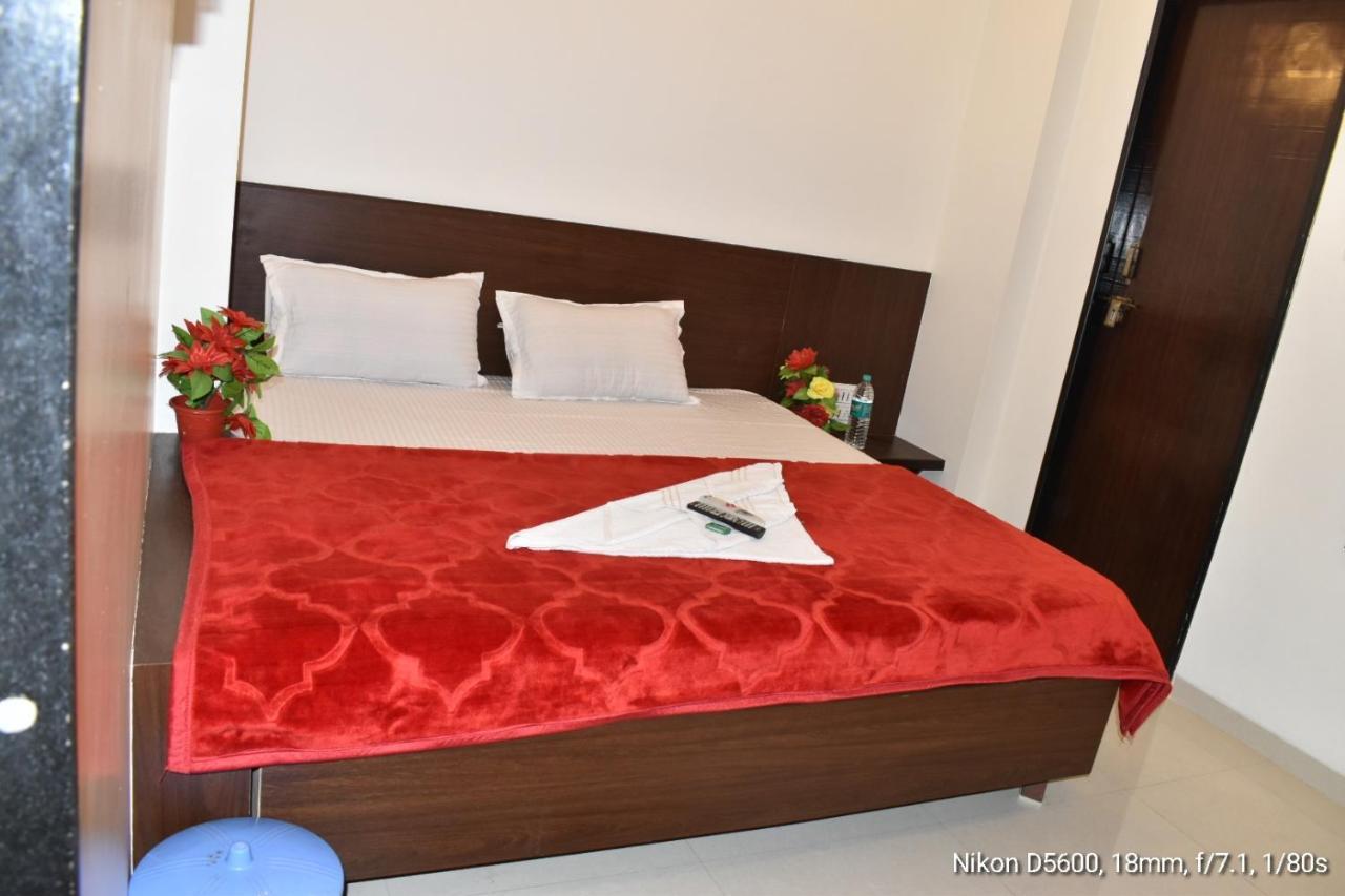 Hotel Sai Shatabdi Shirdi Bagian luar foto