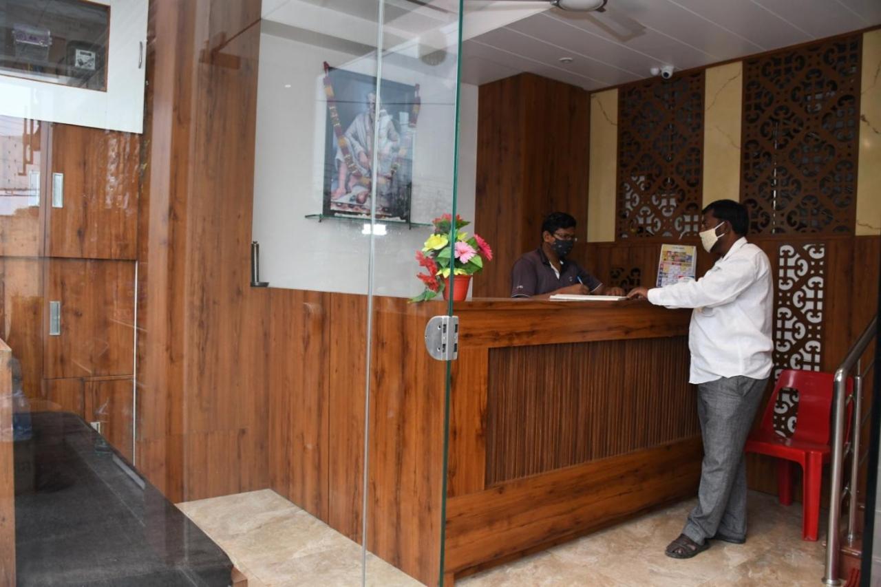 Hotel Sai Shatabdi Shirdi Bagian luar foto