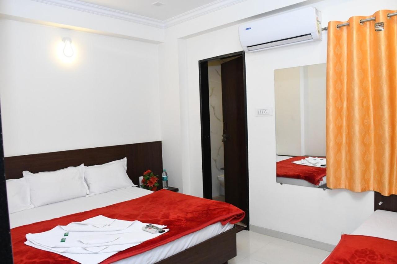 Hotel Sai Shatabdi Shirdi Bagian luar foto